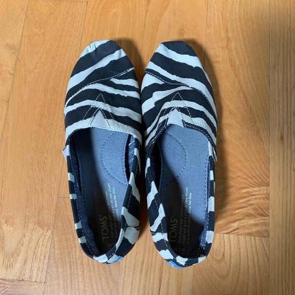 Toms Zebra Print Classic Slip-Ons - Picture 5 of 6